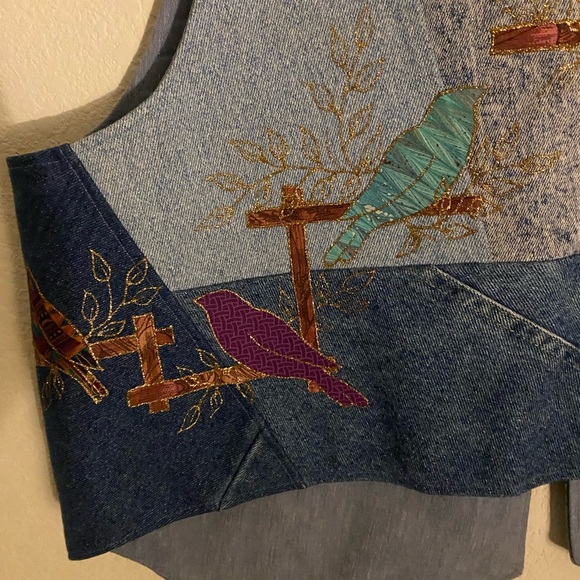 Vintage Signed Colorful Bird Embroidered Gold Trim Denim Grandmacore Vest XXL - Picture 11 of 15